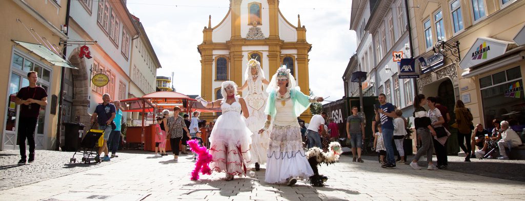 Walking Act – Wünsch-Prinzessin der Pyroladies